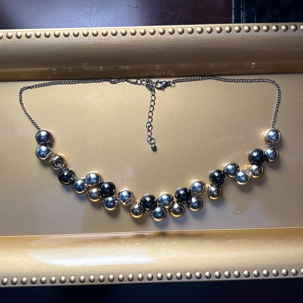 Floating Ball Necklace. 3 Tones: Silver-Gold & Gun Medal.
OSFA